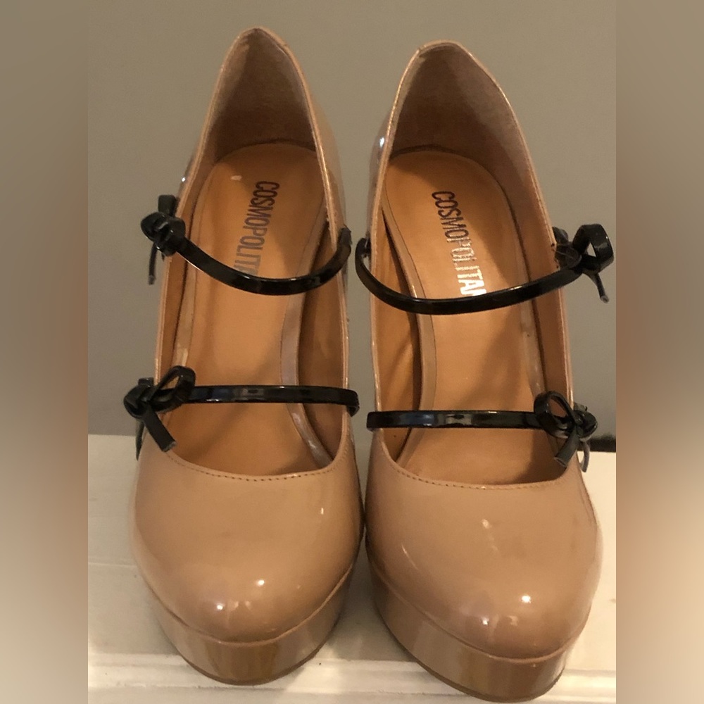 Beige and black bow tie heels